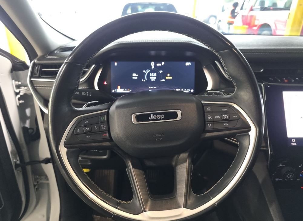 Used 2021 White Jeep Limited image 9