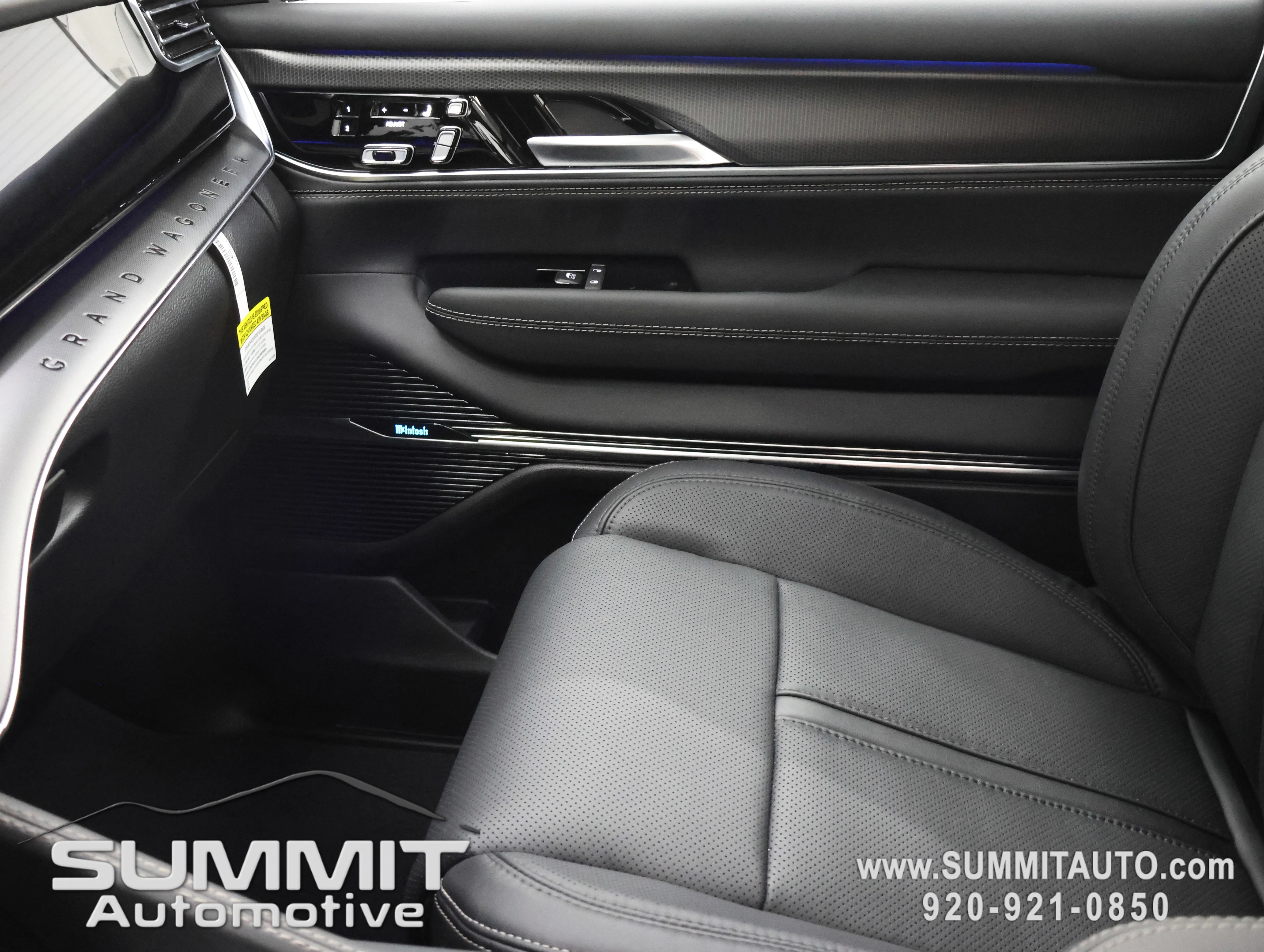 New 2026 High Gloss Black Exterior Paint Jeep Summit Obsidian image 13