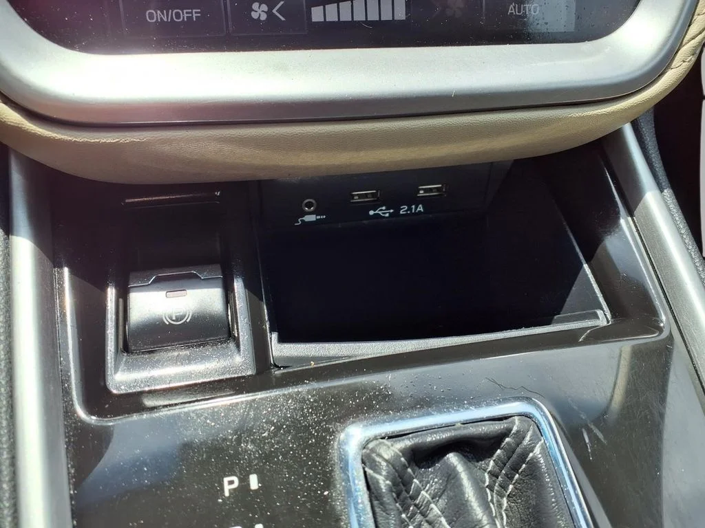 Used 2021 White Subaru Limited image 9