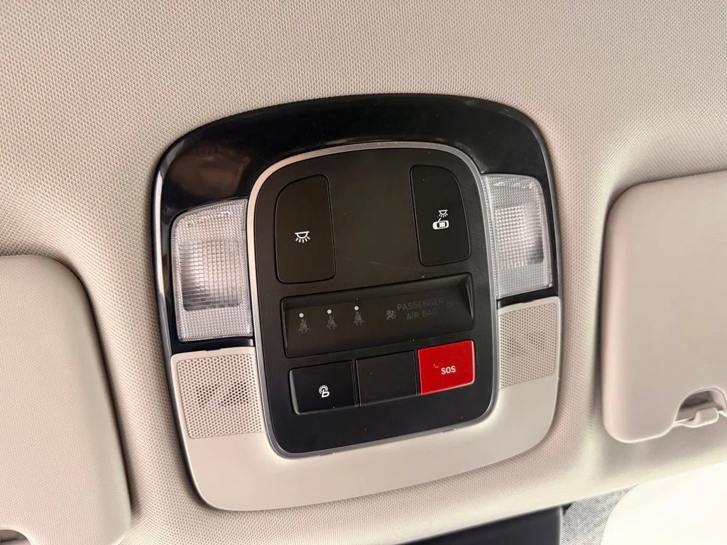 Used 2024 Silver Hyundai SEL image 29