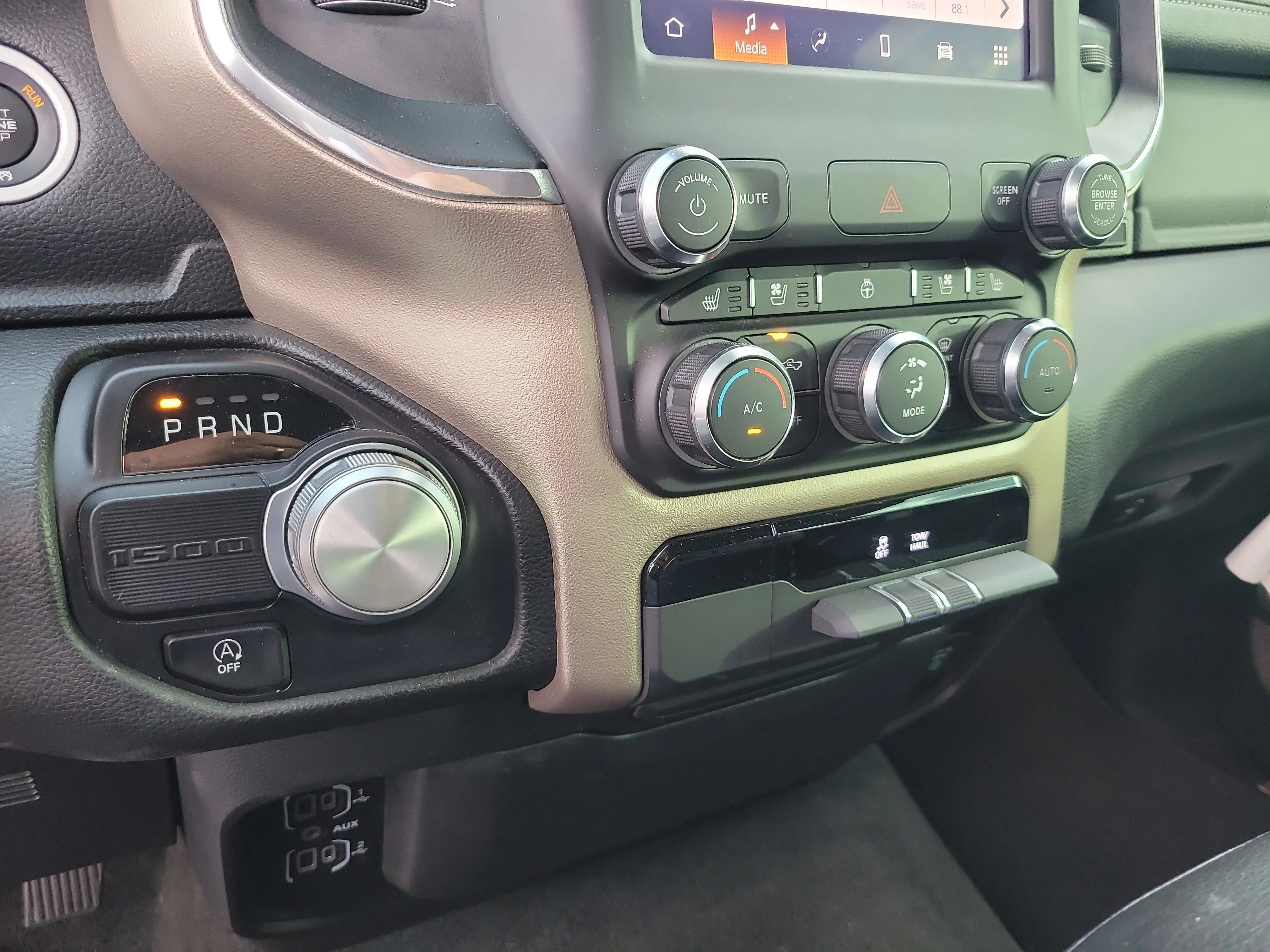 Used 2022 Patriot Blue Pearlcoat Ram Laramie image 24