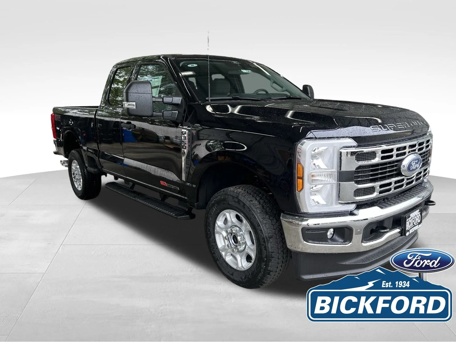 New 2026 Black Ford XLT image 3
