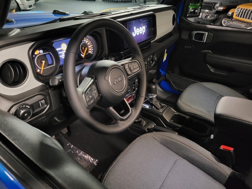 2027 Jeep Wrangler 4-Door photo 3