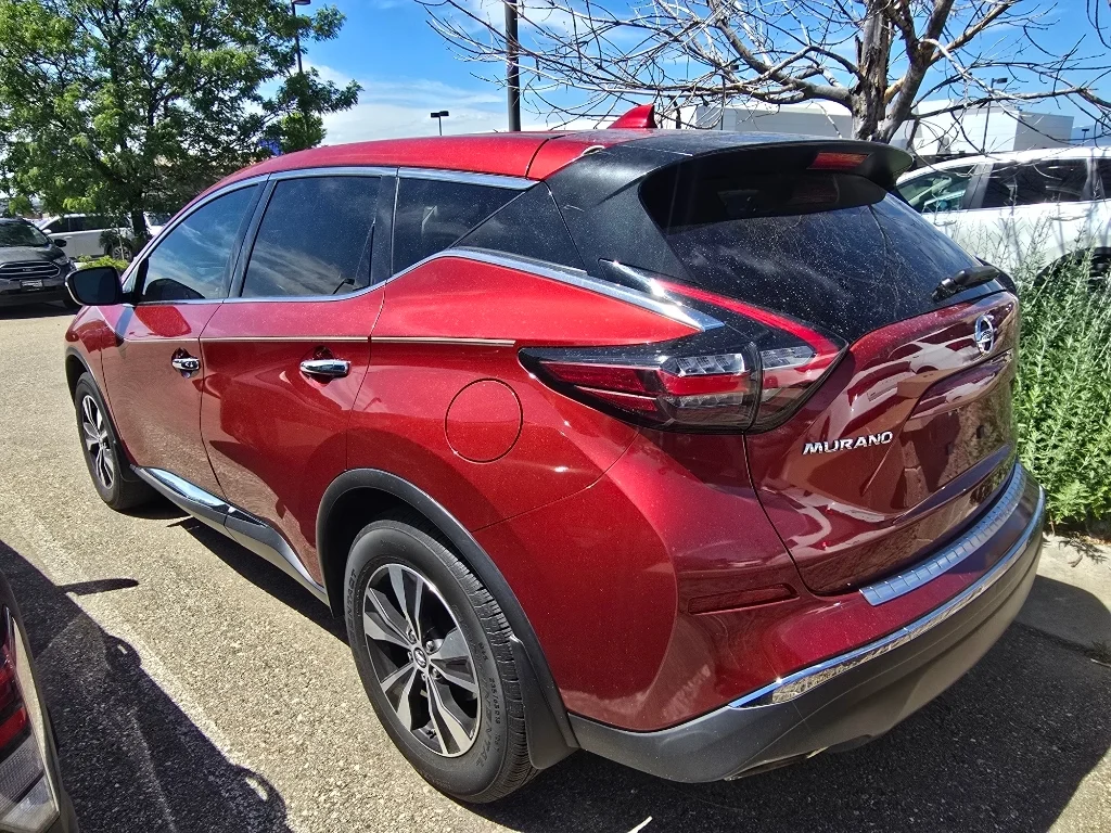 Used 2019 Cayenne Red Pearl Metallic Nissan S image 2
