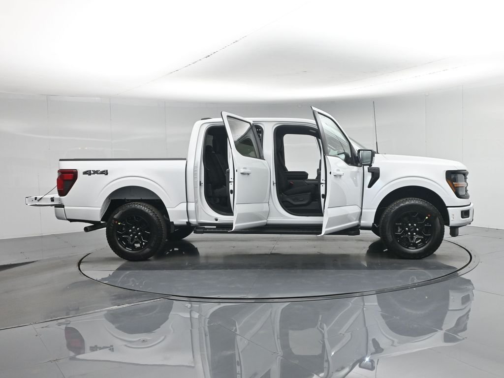 New 2026 Oxford White Ford XLT image 4