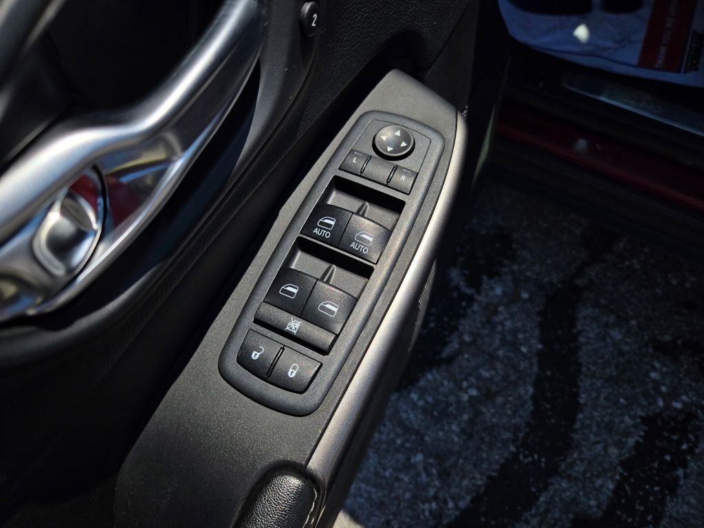 Used 2019 Red Jeep Limited image 12