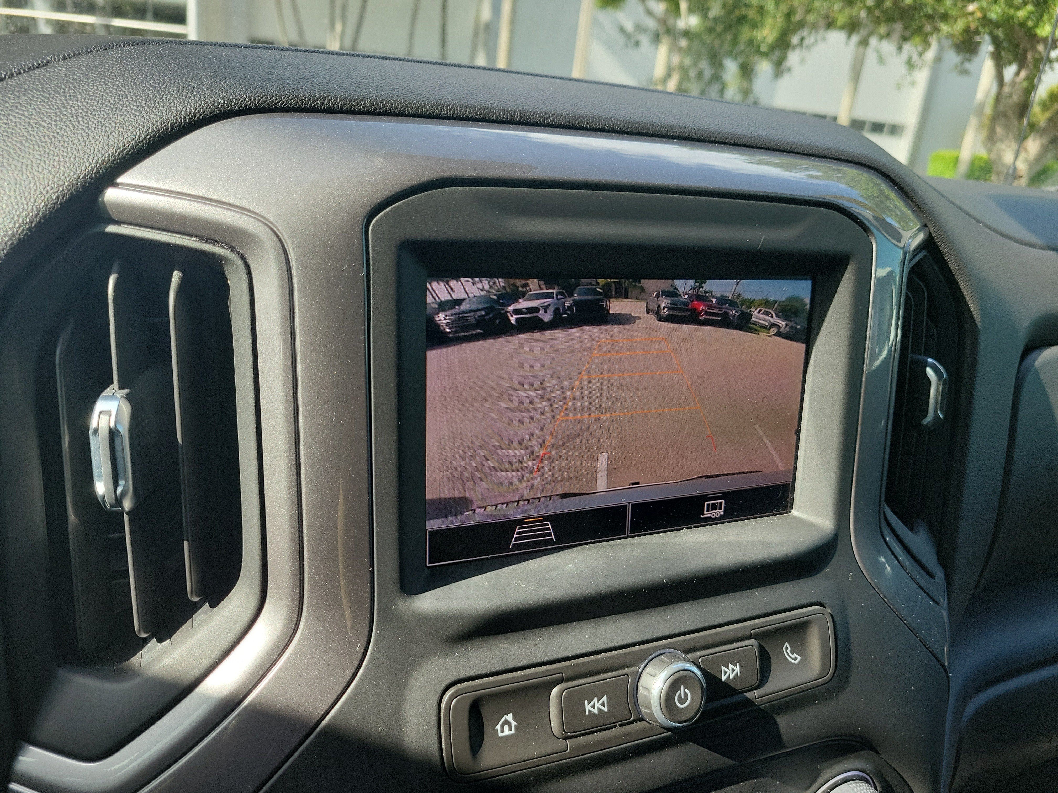 Used 2022 Summit White Chevrolet Custom image 28