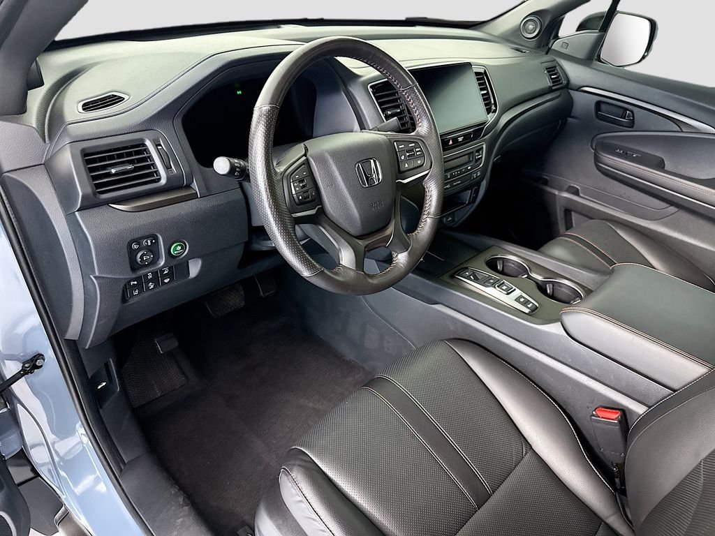 Certified Used 2025 Sonic Gray Pearl Honda TrailSport image 9
