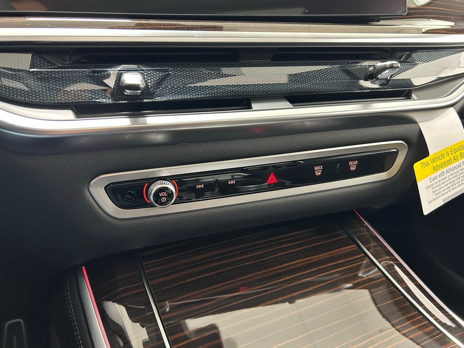 New 2026 Carbon Black Metallic BMW xDrive40i image 19