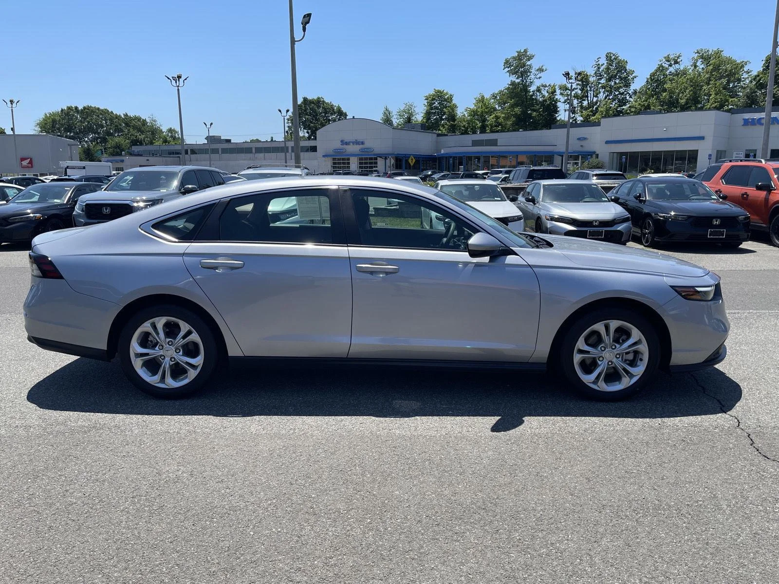 Used 2023 Lunar Silver Metallic Honda LX image 19