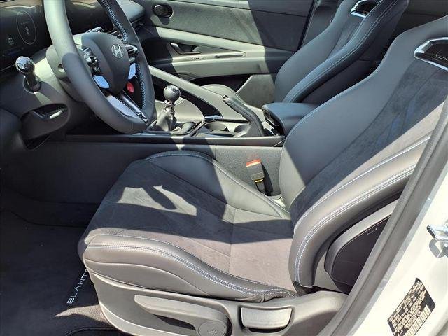 2025 Hyundai Elantra N - Photo 14