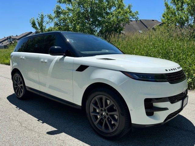 Certified Used 2025 Fuji White Land Rover SE image 4