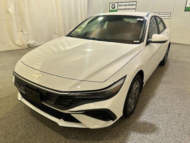 2026 Hyundai Elantra Blue - Photo 4
