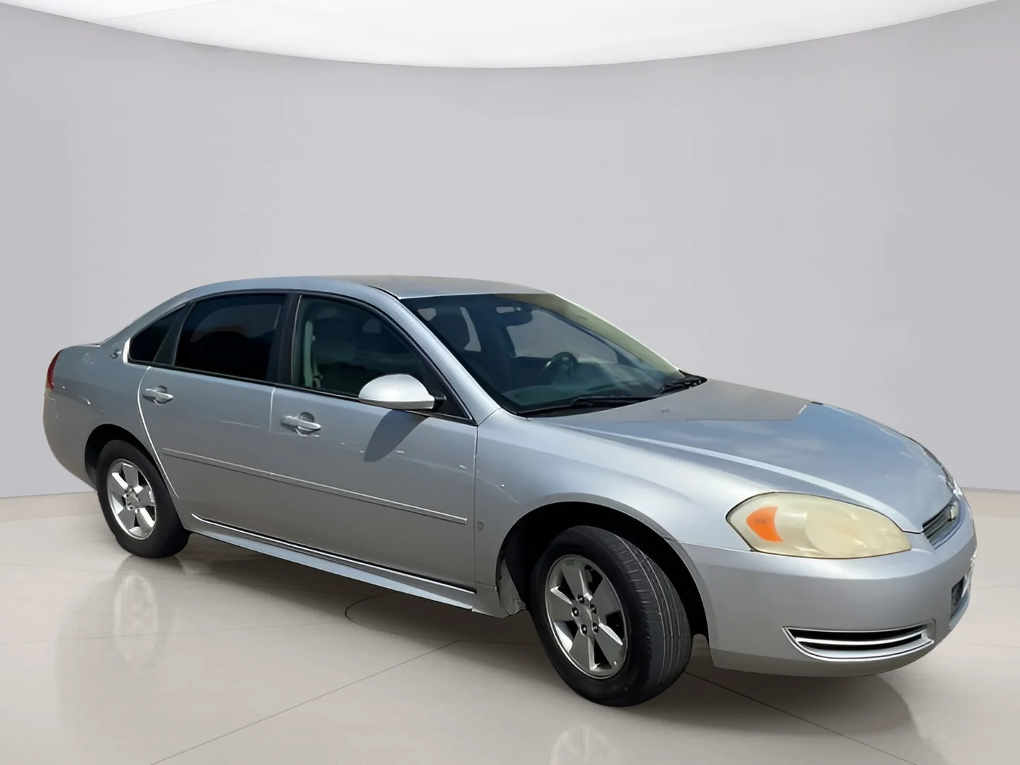 Used 2009 Silver Chevrolet LT image 2
