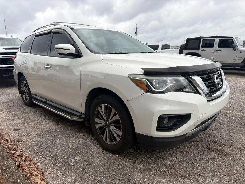 Used 2017 White Nissan SV image 3