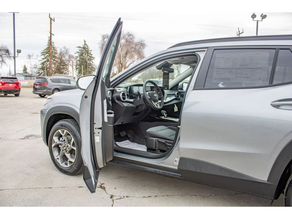 2026 Chevrolet Trax LT - Photo 12