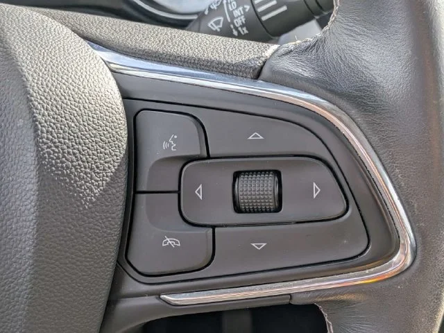 Used 2023 MOONSTONE GRAY METALLIC Buick Select image 27