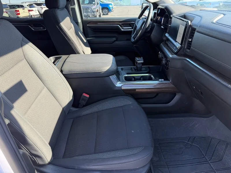 Used 2024 Summit White Chevrolet RST image 20
