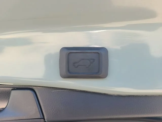 Used 2023 Green Toyota XLE image 11