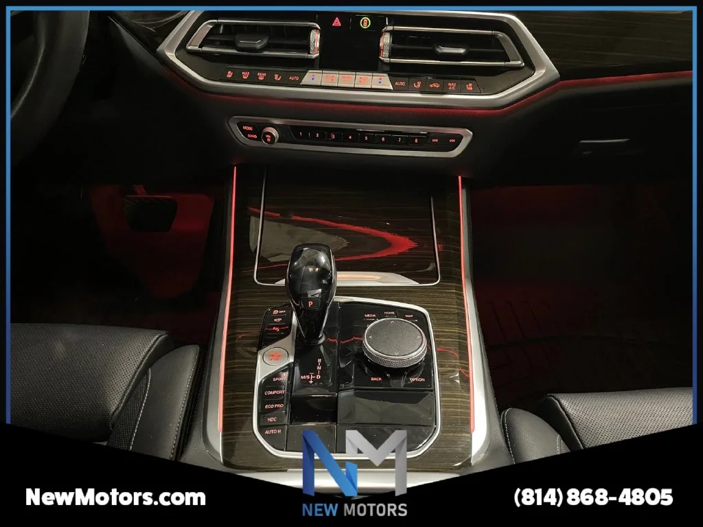 Used 2021 Black Sapphire Metallic BMW xDrive40i image 11