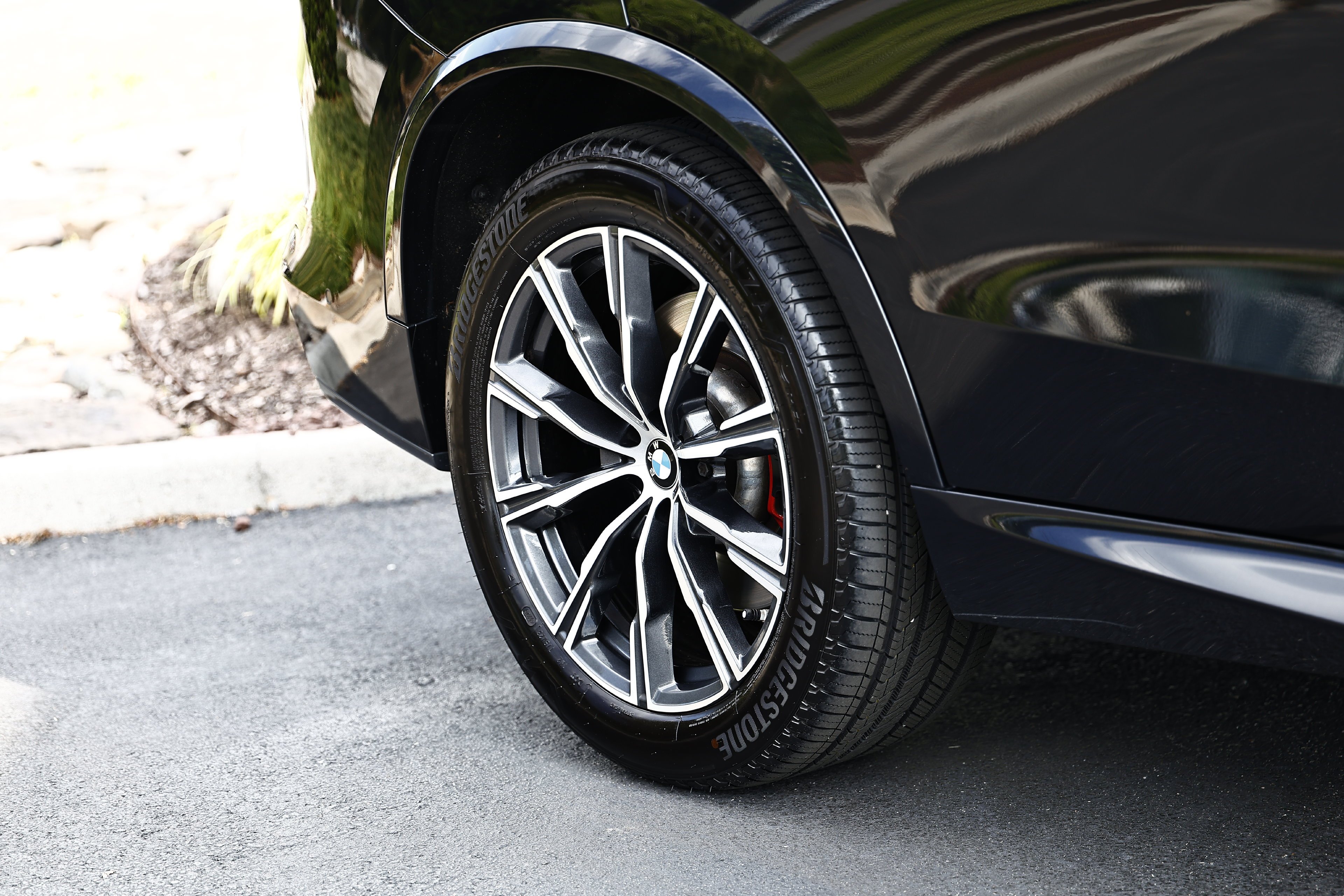 Used 2023 Black Sapphire Metallic BMW M50i image 10