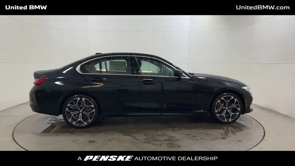 2026 BMW 3 Series 330i - Photo 9