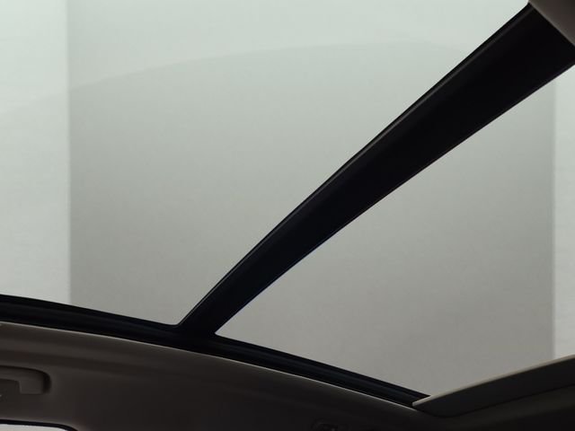 Used 2026 Black Sapphire Metallic BMW xDrive40i image 8