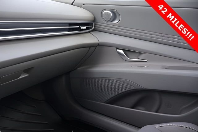 2025 Hyundai Elantra SEL - Photo 26