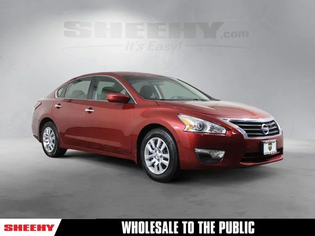 Used 2014 Red Nissan 2.5 S image 1