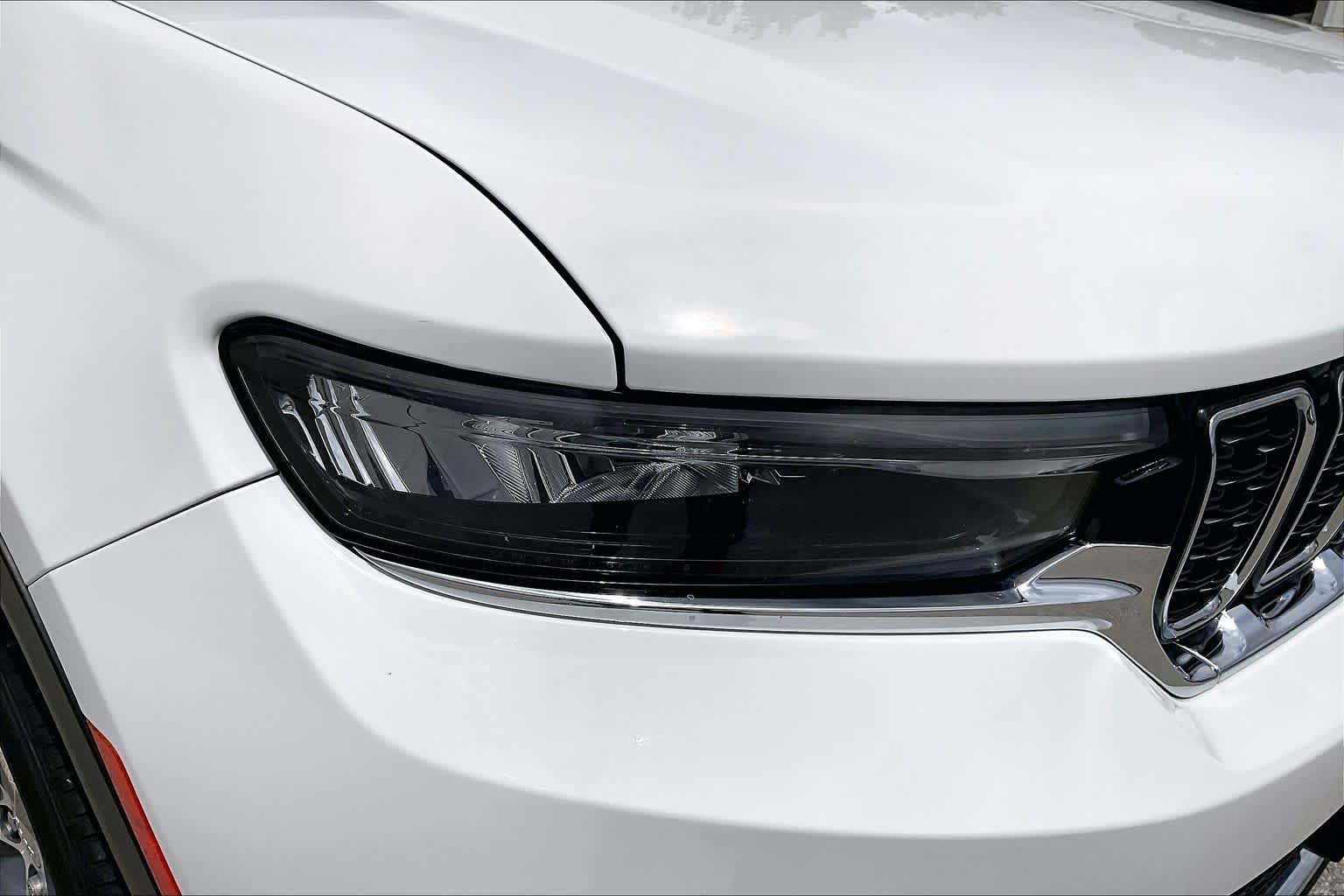 Used 2023 Bright White Clearcoat Jeep Limited image 27