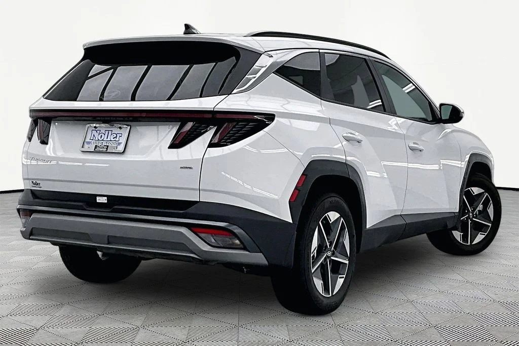 Used 2026 Hyundai Tucson SEL Premium with VIN 5NMJCCDE0TH609290 for sale in Kansas City