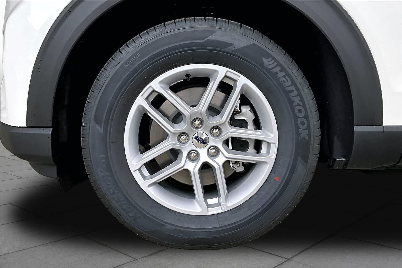 New 2026 Star White Metallic Tri-Coat Ford Active 100A image 12
