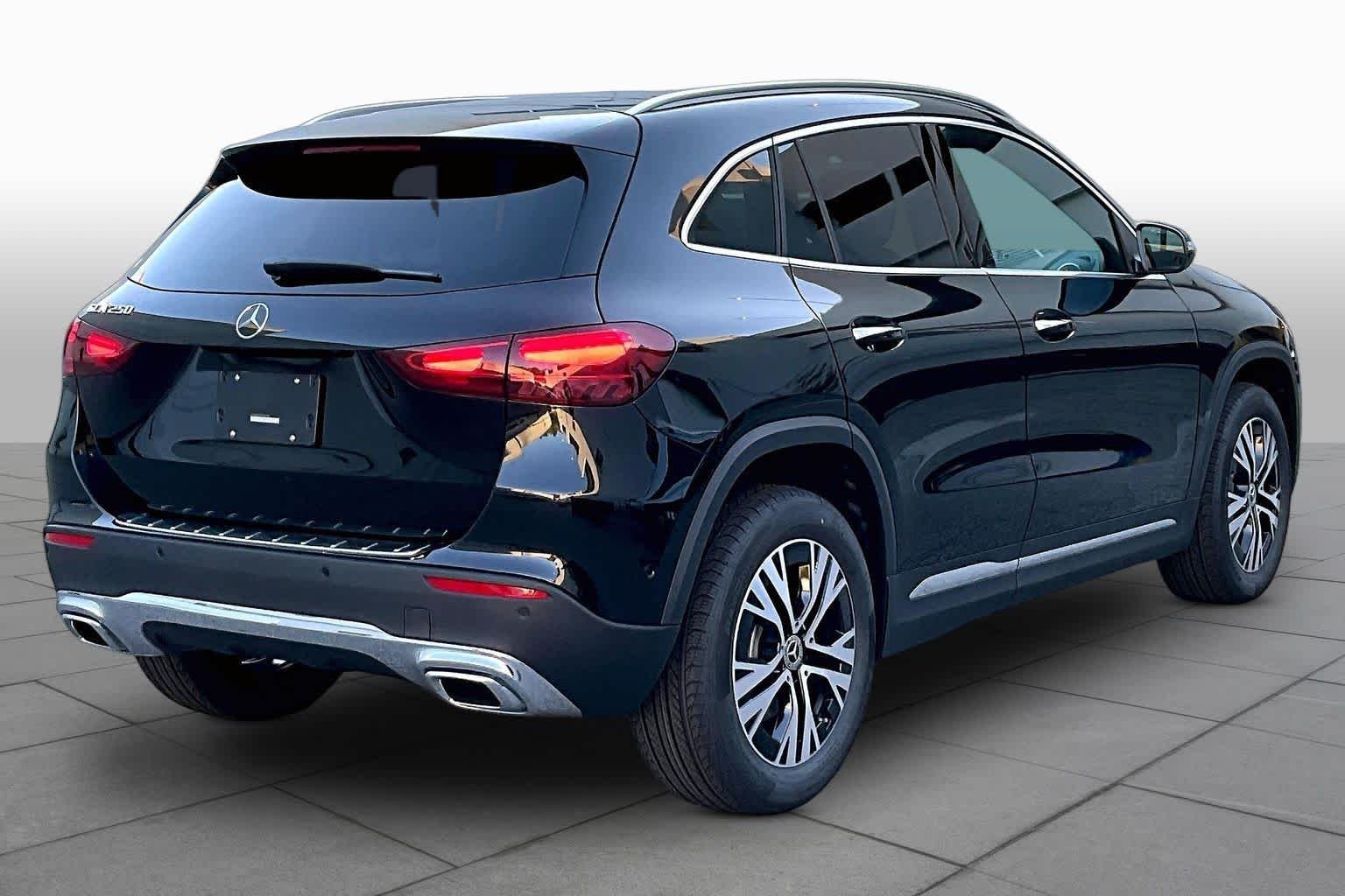 Used 2026 Night Black Mercedes-Benz GLA 250 image 12