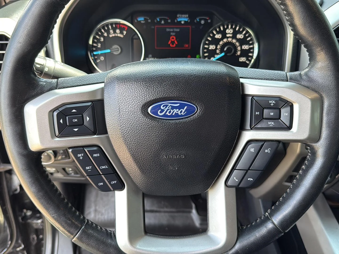 Used 2020 Agate Black Metallic Ford LARIAT image 16