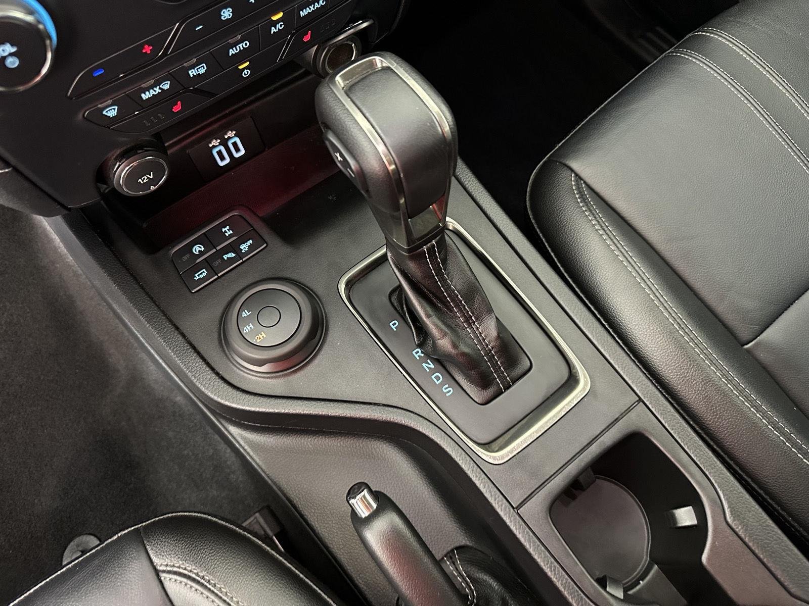 Used 2019 Magnetic Ford LARIAT image 6
