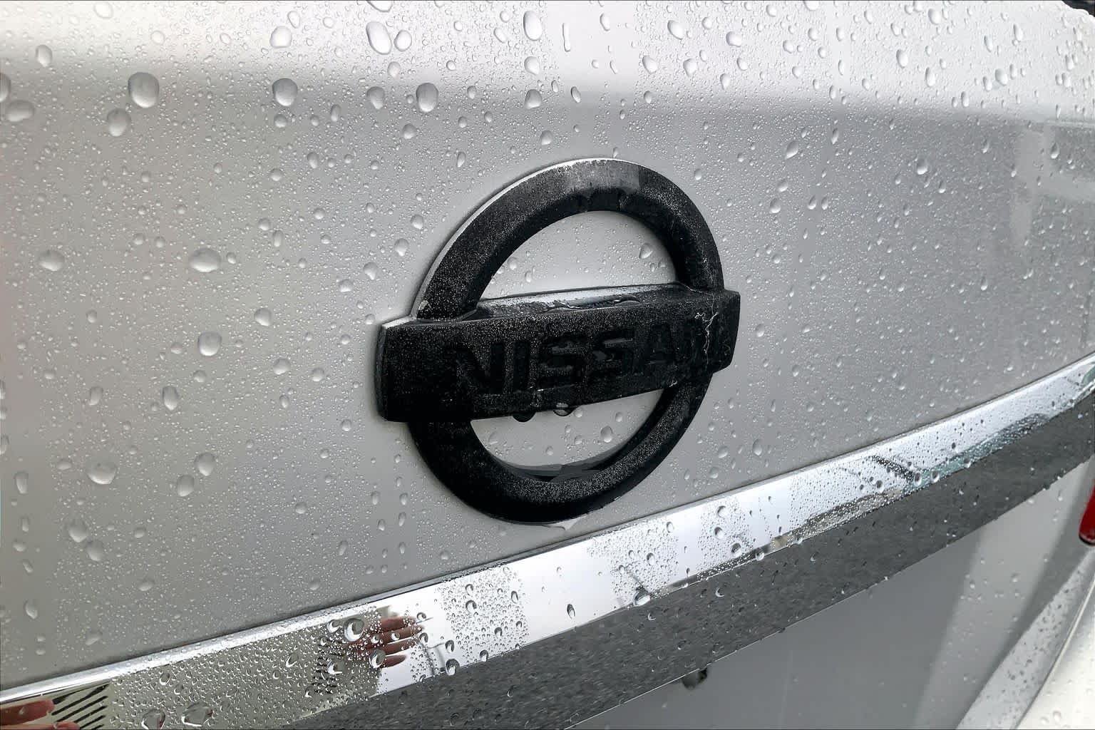 Used 2016 Brilliant Silver Nissan 2.5 SV image 10