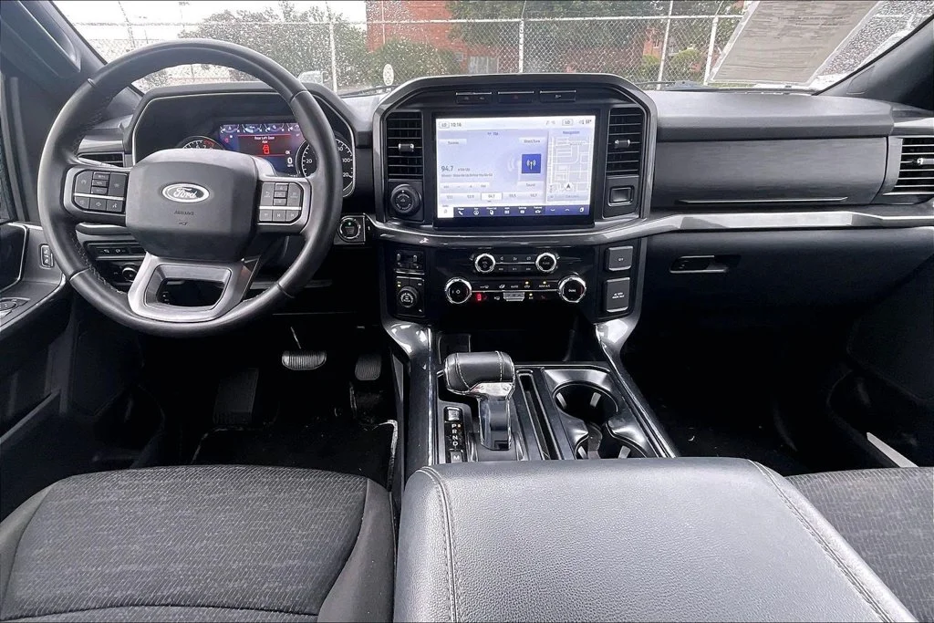 Used 2023 Silver Ford XLT image 14