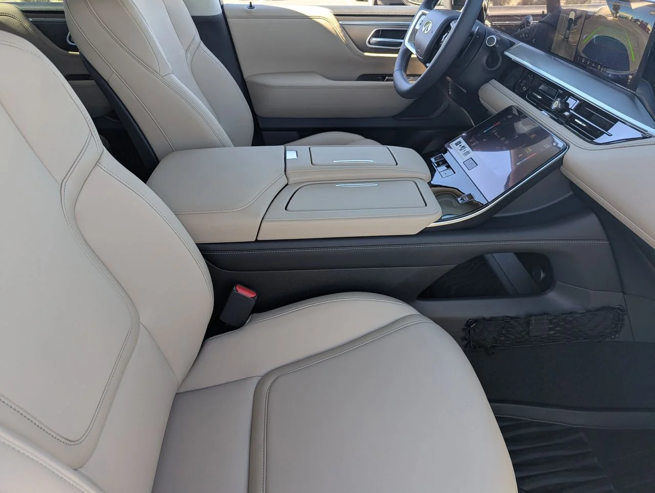 New 2026 RADIANT WHITE INFINITI Pure 4WD image 29