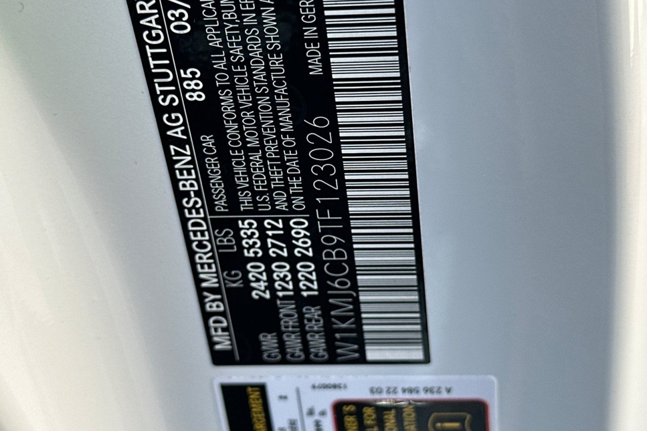 New 2026 MANUFAKTUR Moonlight White Metallic Mercedes-Benz AMG® CLE 53 4MATIC+ Coupe image 26