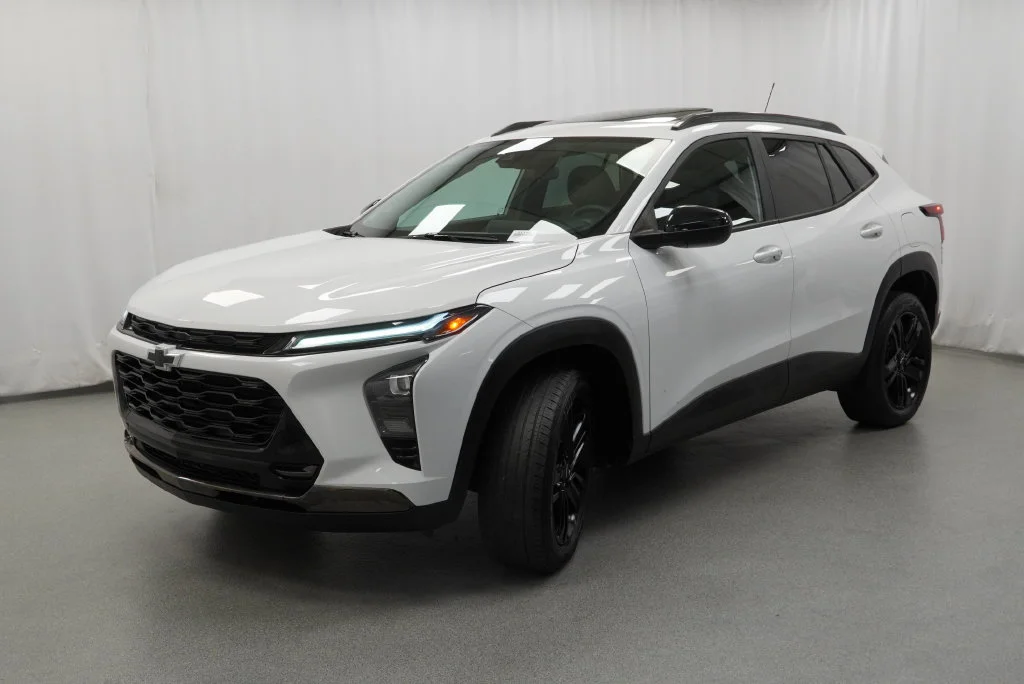 Certified Used 2024 Summit White Chevrolet ACTIV image 8