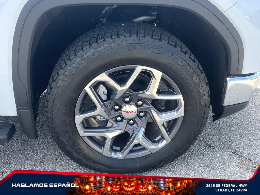New 2026 Glacier White Tricoat GMC SLT image 21