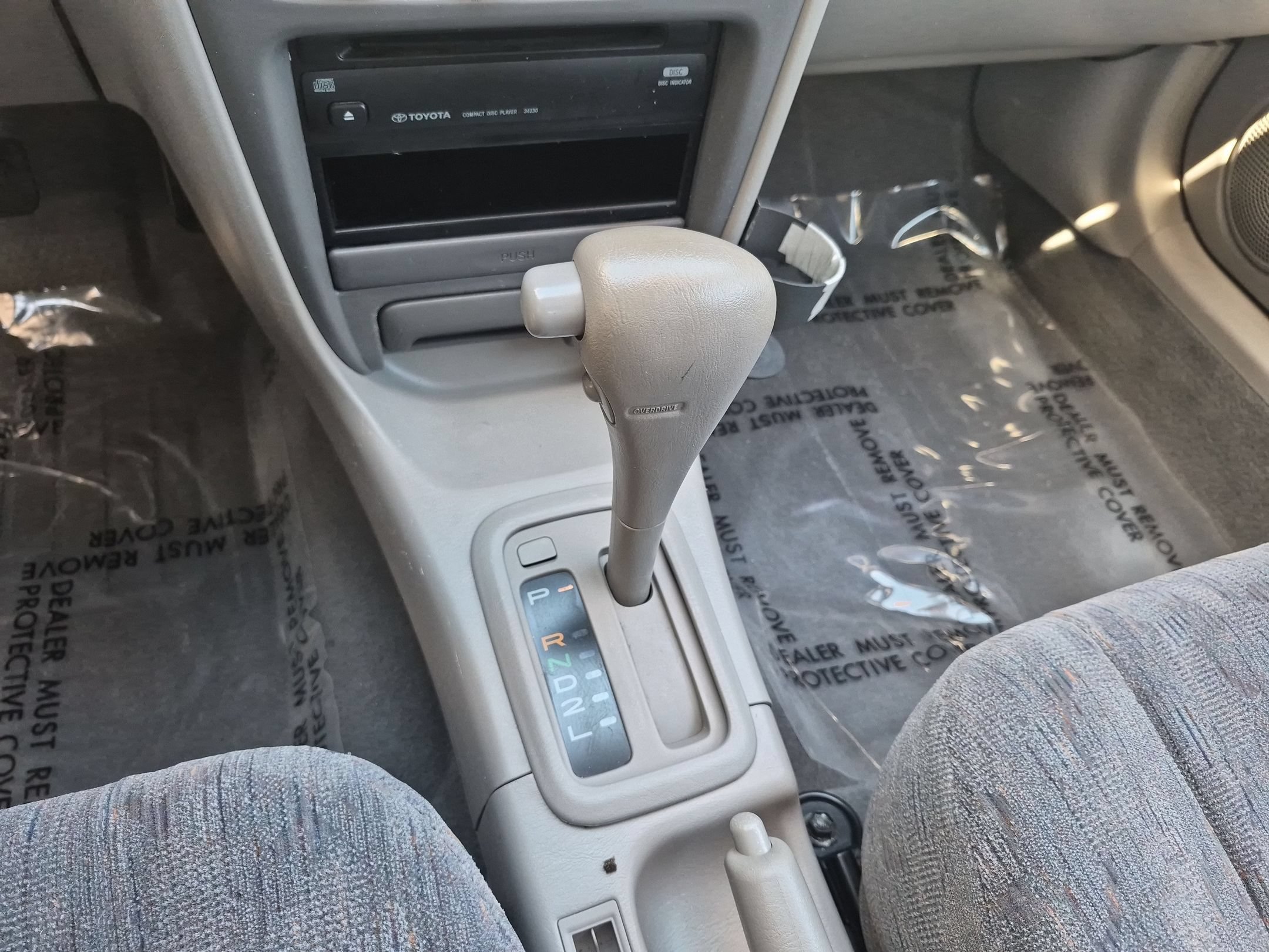 Used 1998 Brilliant Blue Pearl Toyota LE image 18