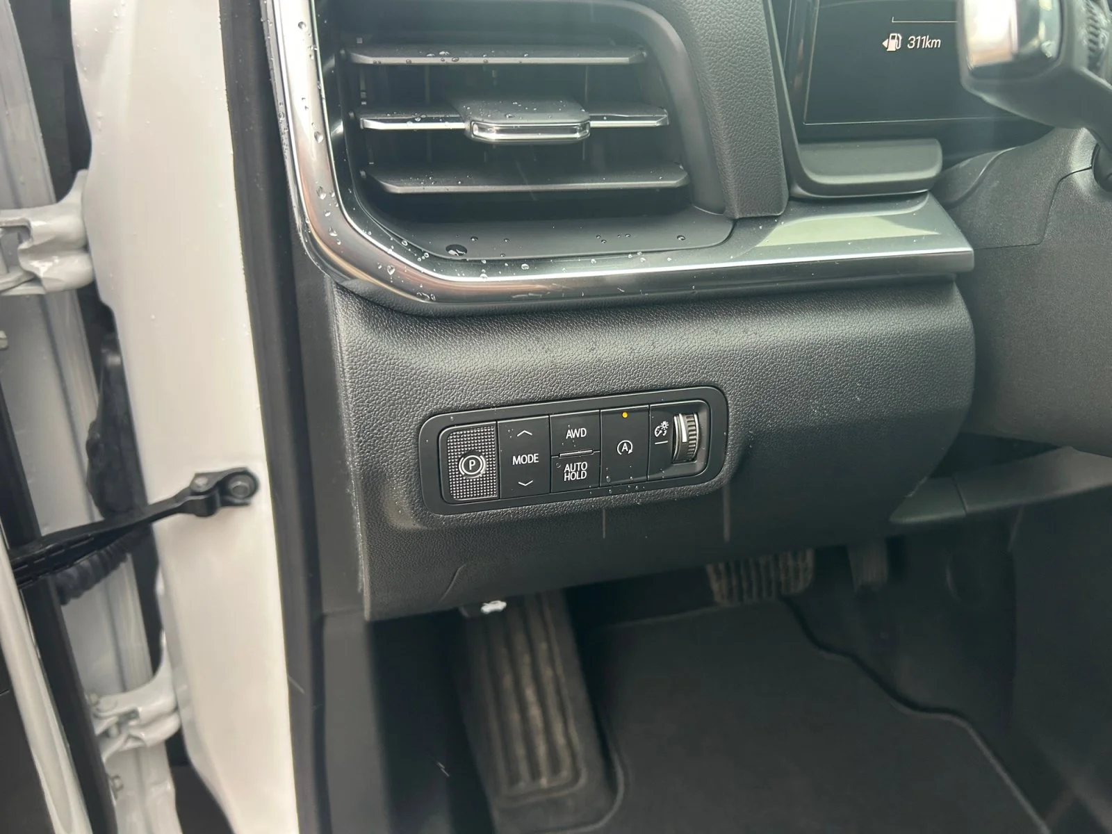 New 2027 Summit White GMC AWD Elevation image 16