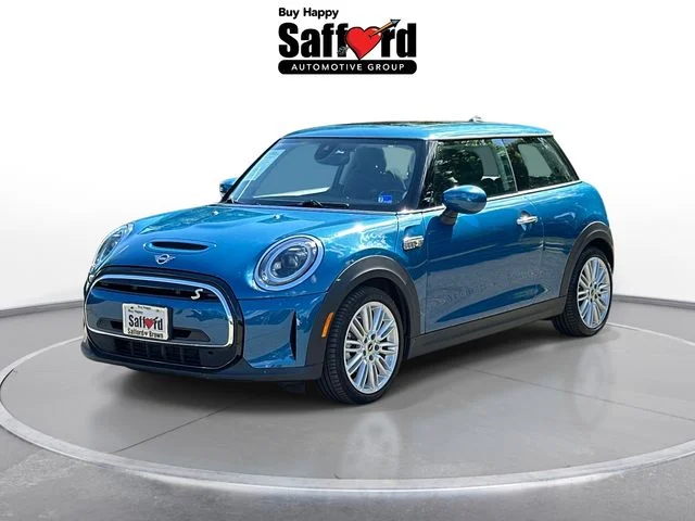 2024 MINI Hardtop Cooper SE's photo