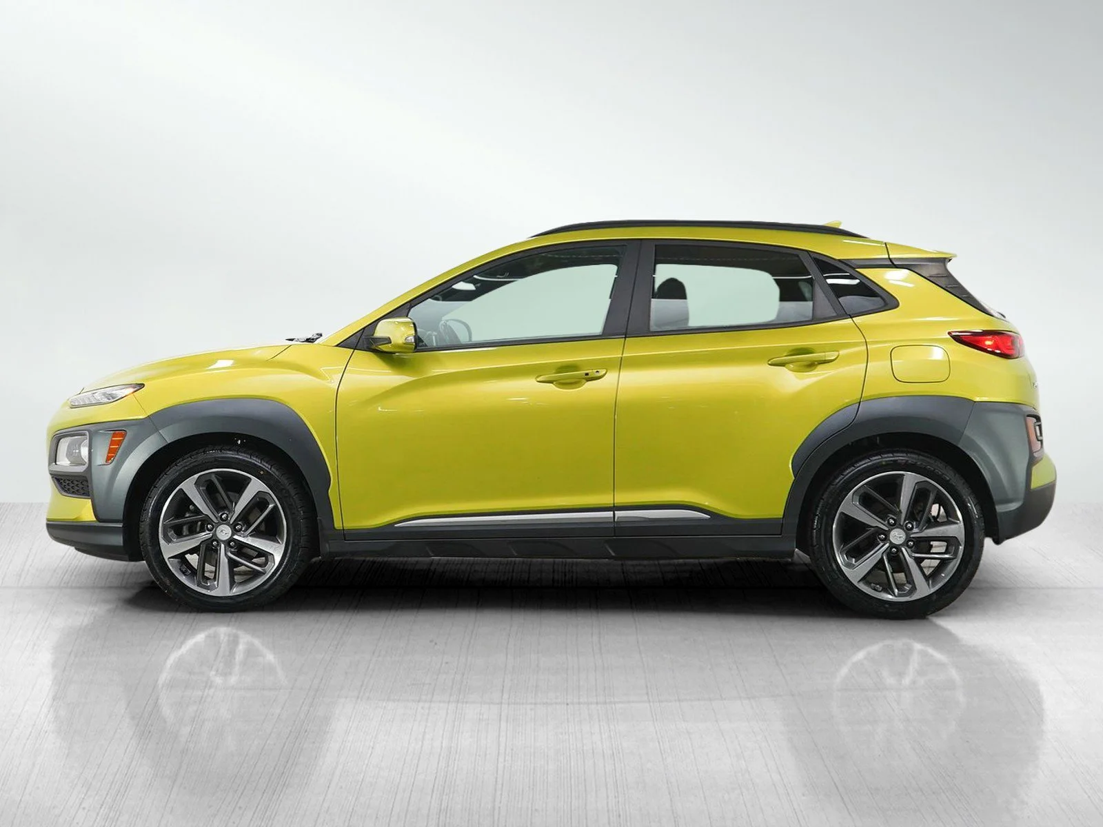 Used 2020 Hyundai Kona Ultimate with VIN KM8K53A57LU447150 for sale in Minneapolis, Minnesota