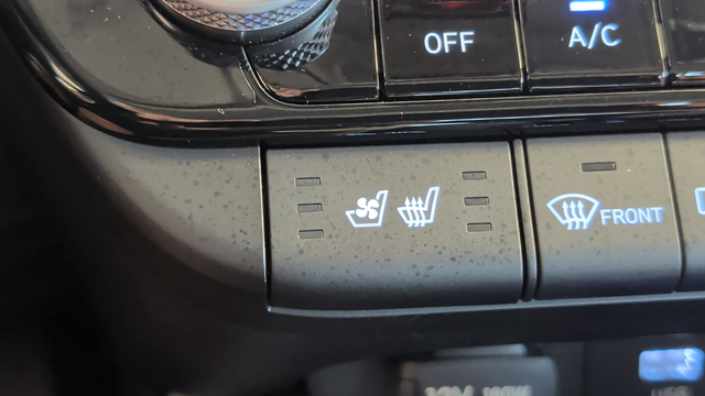 Certified Used 2025 Fluid Metal Hyundai Limited image 19