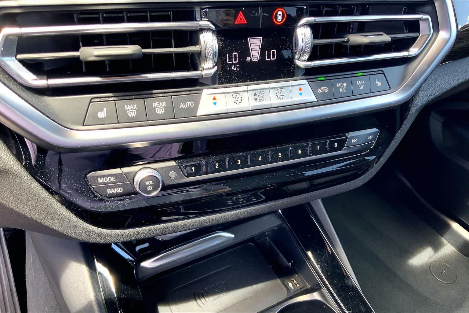 Used 2023 Black Sapphire Metallic BMW xDrive30i image 30