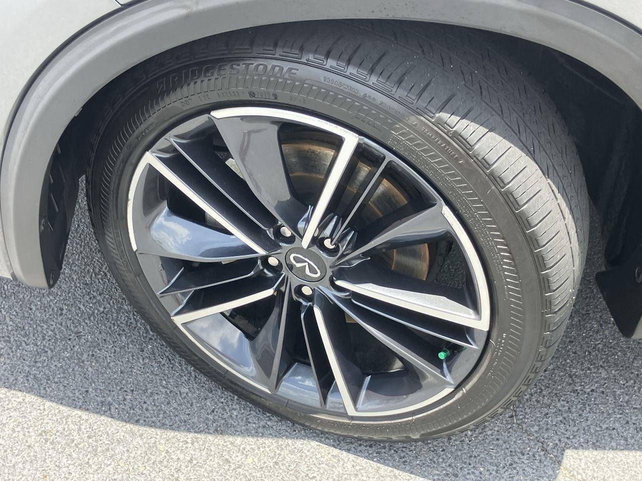 Used 2023 Gray (Graphite Shadow) INFINITI Essential AWD image 9