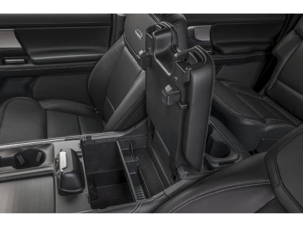 Used 2025 Black Metallic Ford Platinum image 9