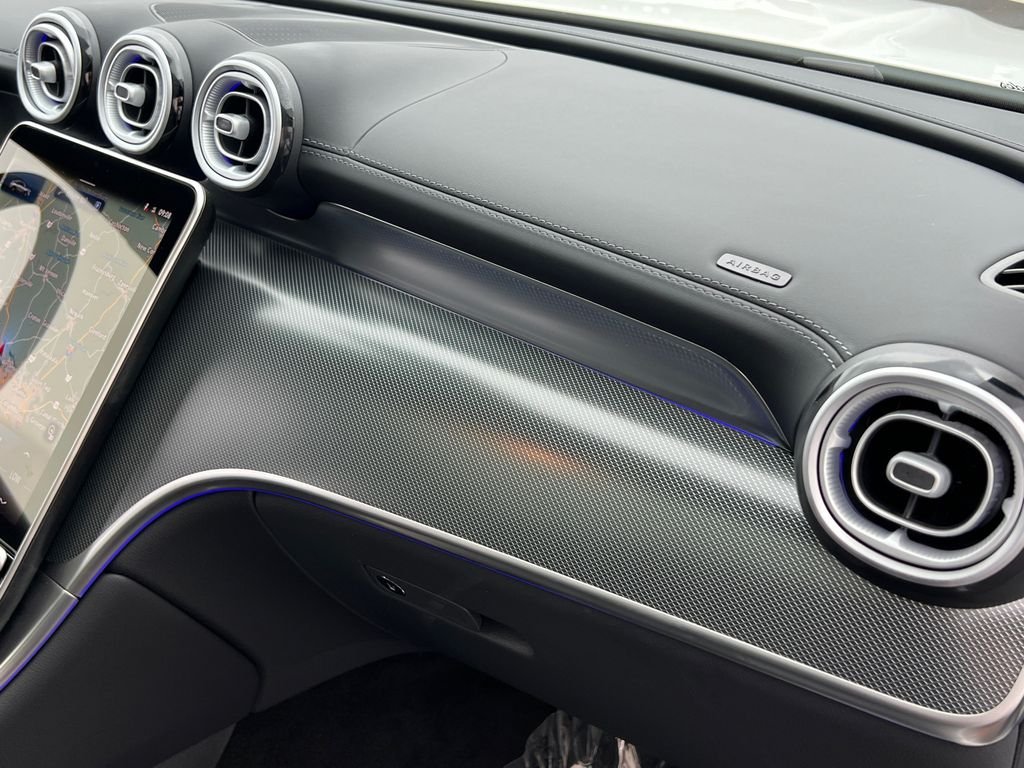 New 2026 Polar White Mercedes-Benz GLC300 image 26